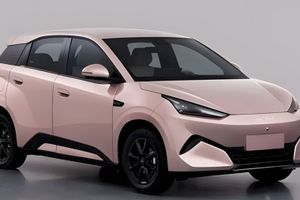 BYD prepara un Dolphin de 420 km que se pisa con sus propios modelos