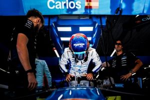 Vowles respira aliviado tras convencer a Sainz: «Es un líder, tiene un valor incalculable para Williams»