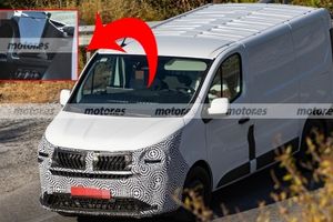 El interior del nuevo Renault Trafic 2028 se descubre bajo el sello de Nissan, cazada la renovación del Primastar