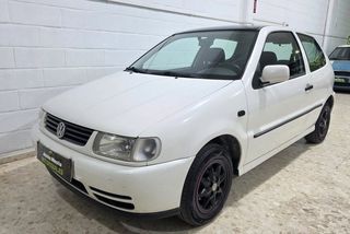 Volkswagen Polo 1.0 - Foto 1