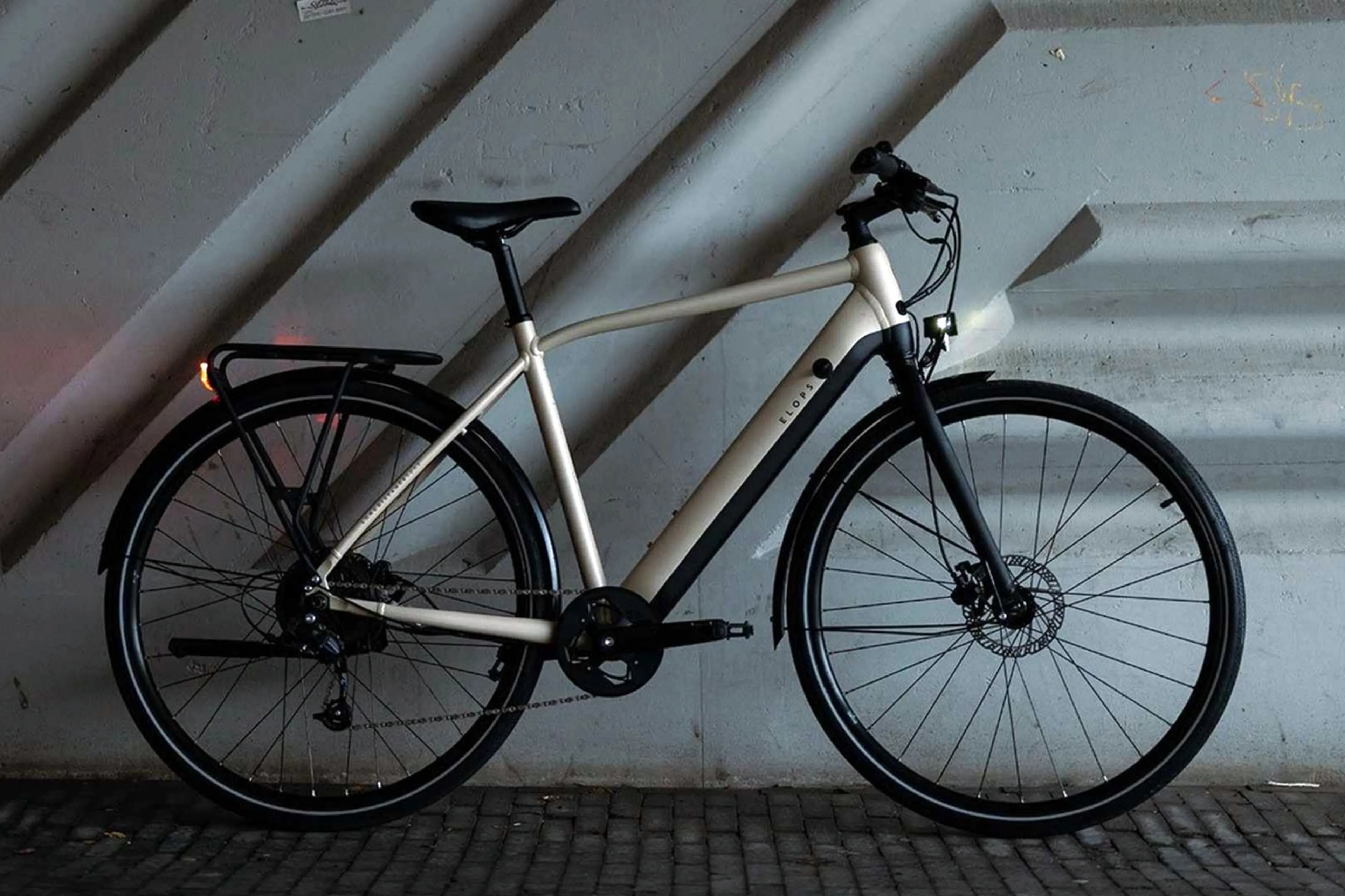 Decathlon ya tiene lista su nueva bicicleta eléctrica urbana: por