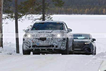 El futuro Mercedes-AMG GLA eléctrico ya ha sido cazado, el SUV compacto