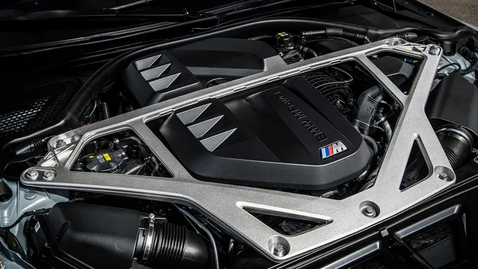 BMW M4 CSL - motor
