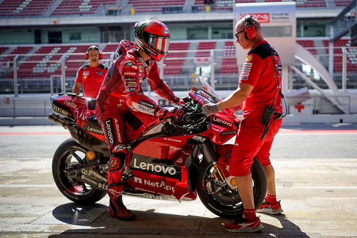 Quartararo lidera un test post-GP de MotoGP en Barcelona de mucho trabajo