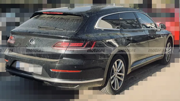 Volkswagen Arteon 2024 - foto espía posterior