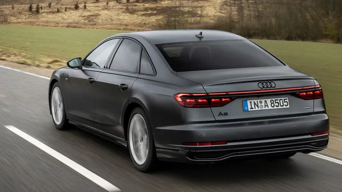Audi A8 - posterior