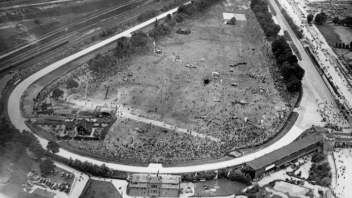 Vista aérea de la Nordkurve en 1933