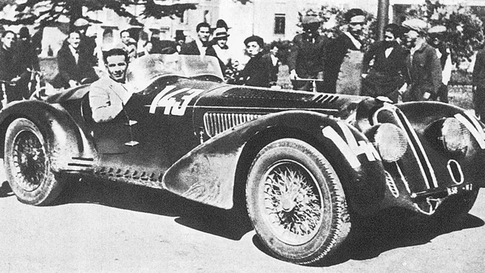 Biondetti posa tras ganar la Mille Miglia de 1938