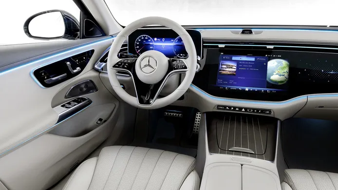Mercedes Clase E 2023 - interior