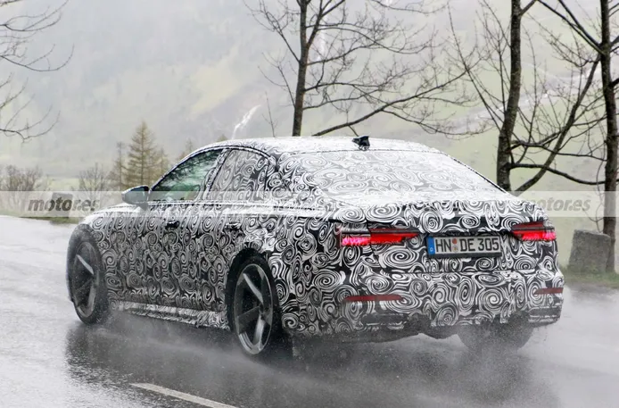 Fotos espía Audi RS 7 2025 en los Alpes