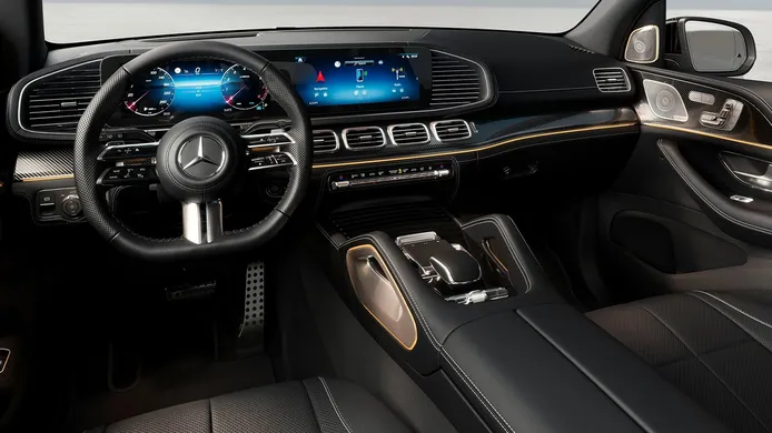 Mercedes GLS 2023 - interior