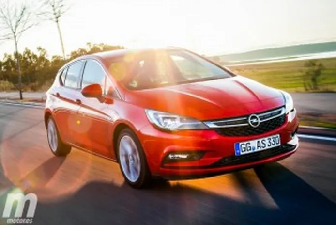 Foto 1 - Fotos Opel Astra 2016