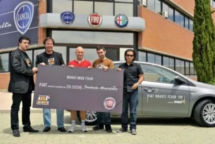 El equipo español ganador del Fiat Bravo MSN tour.