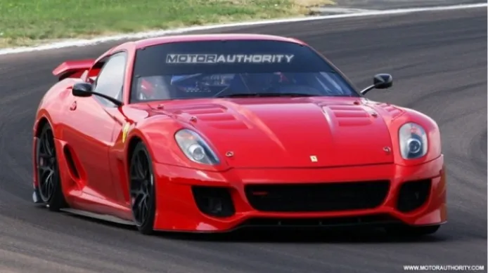 El Ferrari 599 GTO será presentado en Abril.