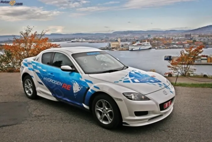 Rx-8  Hydrogen RE: Un Mazda con motor rotativo de Hidrógeno.