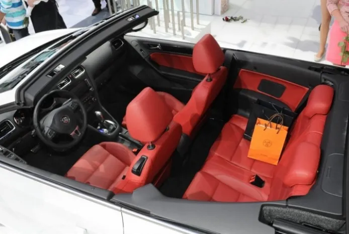 Salón de Ginebra 2011, Volkswagen presentó oficialmente al Golf Cabrio