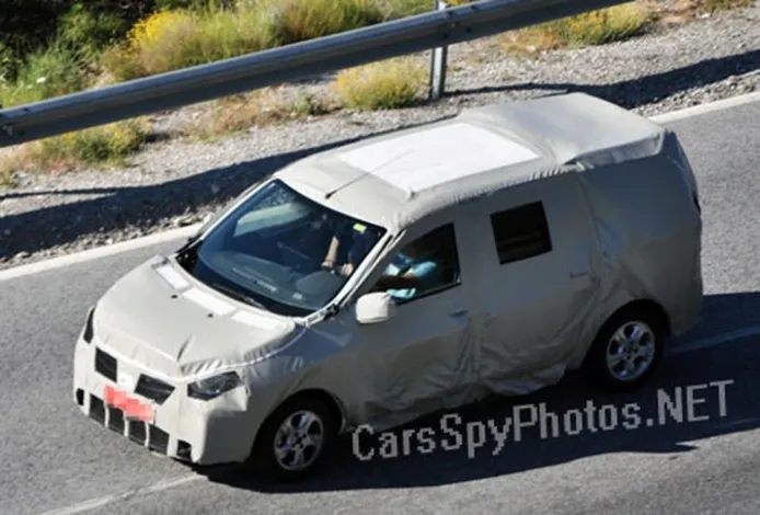 Primeras fotos espía del MPV de Dacia. El presunto Popster