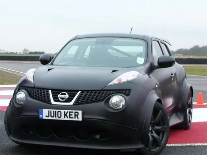 El Nissan Juke R ahora se enfrenta al poderoso GT-R