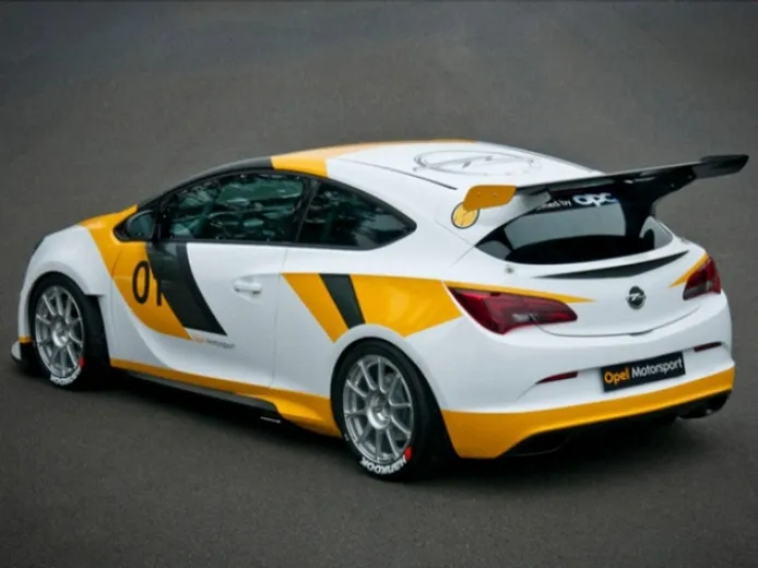 Opel vuelve a la competencia con el Adam y el Astra OPC