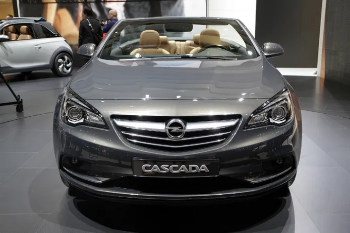 Opel Cabrio en el Salón de Ginebra
