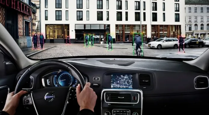 Volvo presenta un sistema de detección de ciclistas con frenada automática
