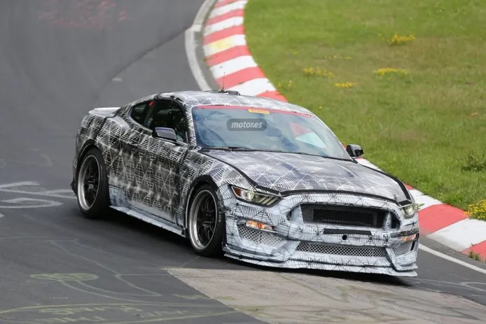 Ford Mustang GT350 2015, de pruebas en Nürburgring