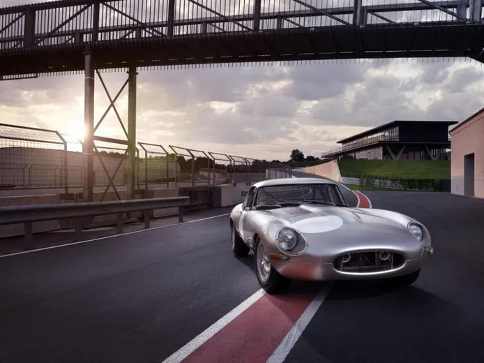 Jaguar E-Type Lightweight, un clásico por excelencia vuelve al presente
