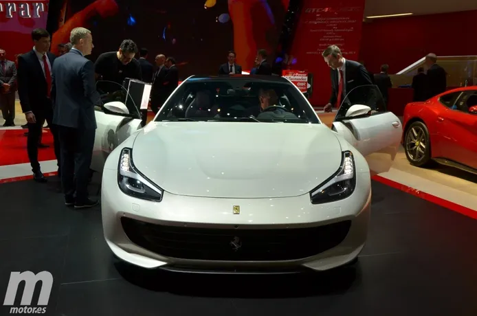 Ferrari GTC4Lusso, en directo desde el Salón de Ginebra 2016