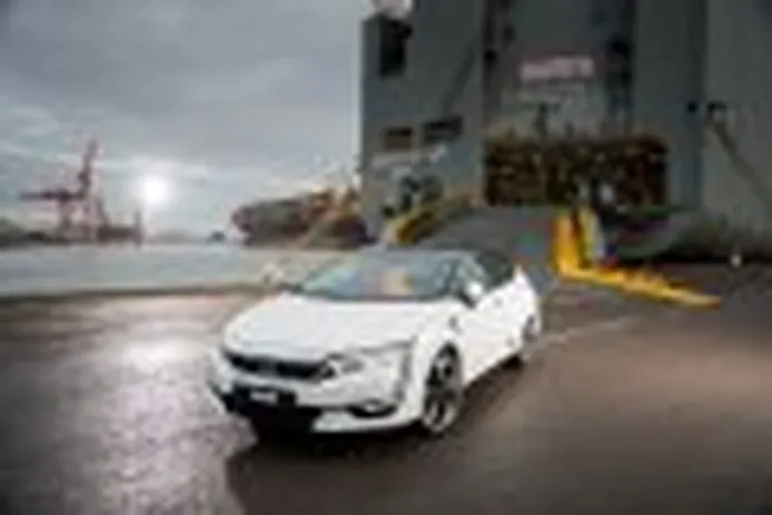 El primer Honda Clarity Fuel Cell llega a Europa para promover el uso del hidrógeno