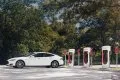 Los supercargadores de Tesla dejarán de ser gratuitos para nuevos clientes en 2017