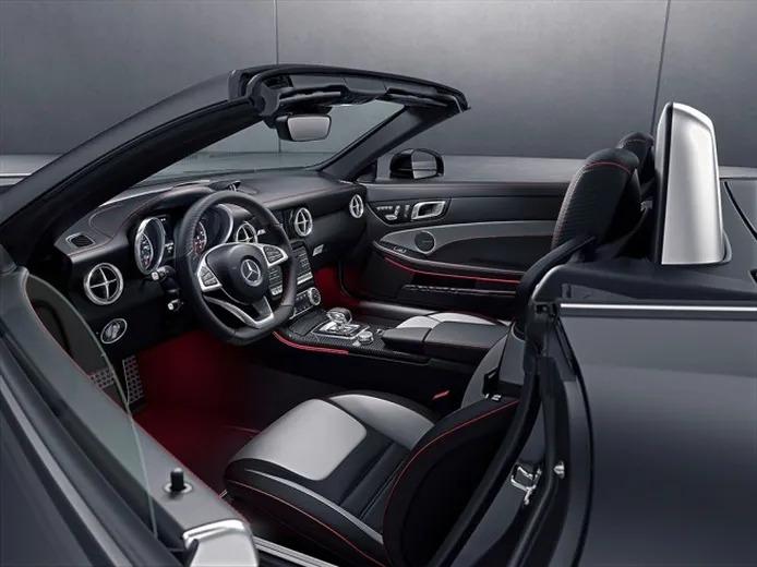 Mercedes SLC RedArt Edition - interior