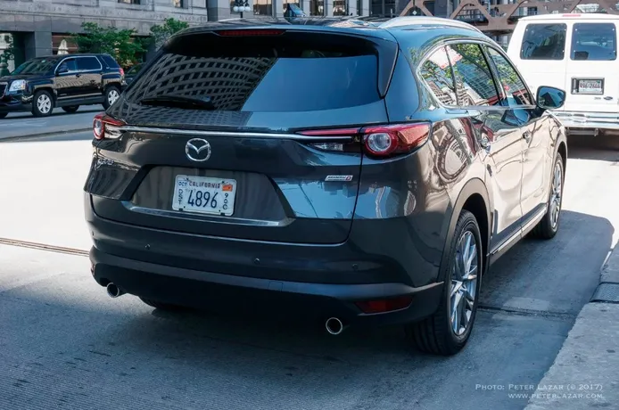 Mazda CX-8 2018: el nuevo SUV de la marca japonesa cazado a plena luz del día