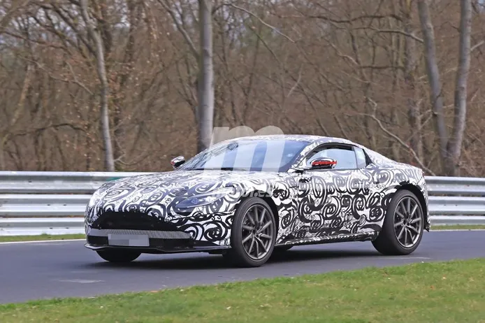 El nuevo Aston Martin Vantage volando en Nürburgring en vídeo