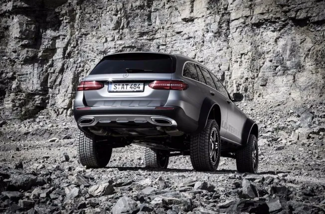 Mercedes Clase E All-Terrain 4x4² - posterior Mercedes Clase E All-Terrain 4x4² - posterior