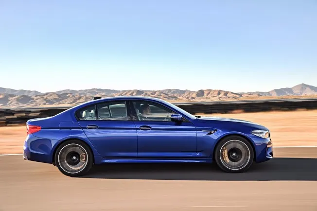 BMW M5 2018 - lateral BMW M5 2018 - lateral