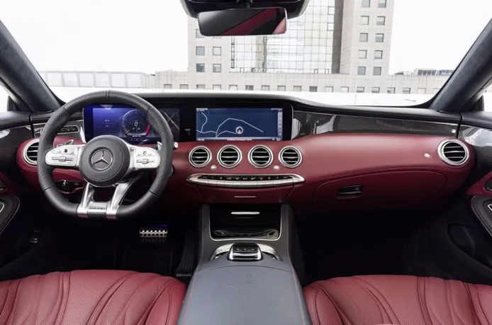 Mercedes-AMG S 63 4MATIC+ Cabrio 2018 - interior
