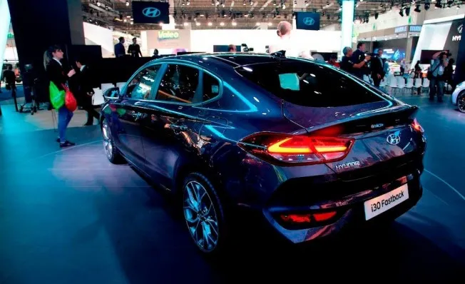 Hyundai i30 Fastback - posterior Hyundai i30 Fastback - posterior