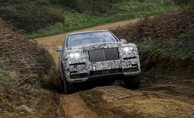 Rolls-Royce Cullinan - frontal Rolls-Royce Cullinan - frontal