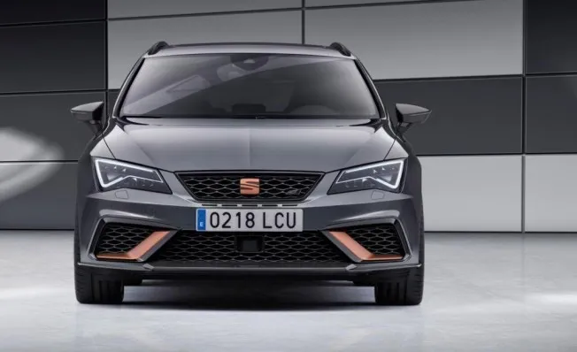 SEAT León ST Cupra R - frontal SEAT León ST Cupra R - frontal