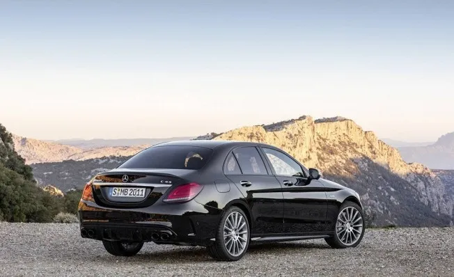Mercedes-AMG C 43 4MATIC 2018 - posterior Mercedes-AMG C 43 4MATIC 2018 - posterior