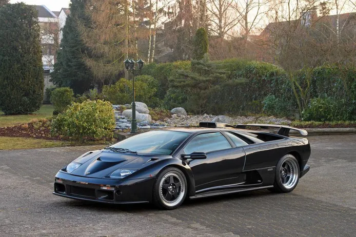 Uno de los raros y radicales Lamborghini Diablo GT casi nuevo a subasta