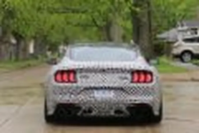 El nuevo Mustang Shelby GT500 cazado de cerca y con todo detalle
