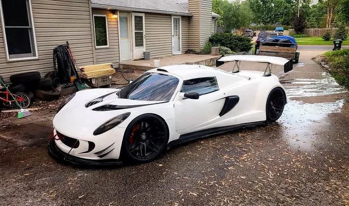 Lotus Elise con motor V10 BMW, el Hennessey Venom GT casero