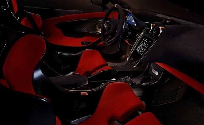 McLaren 600LT - interior