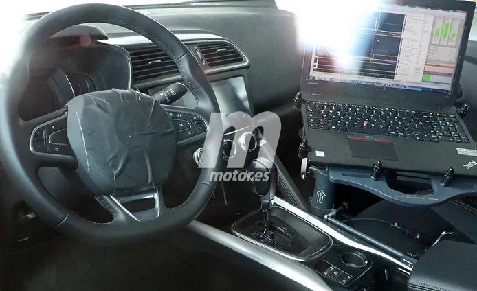 El interior del Renault Kadjar 2019 al descubierto en estas fotos espía