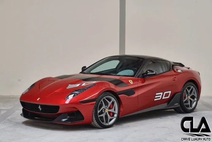 El único y misterioso Ferrari SP30 aparece a la venta a estrenar