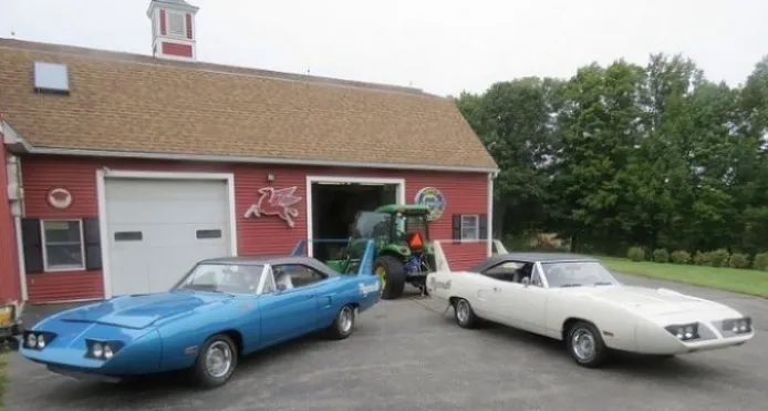 Descubiertos 2 Plymouth Superbird tras 35 años sin salir del garaje