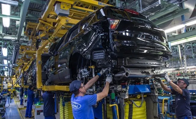 Producción del Ford Kuga en Valencia, España Producción del Ford Kuga en Valencia, España