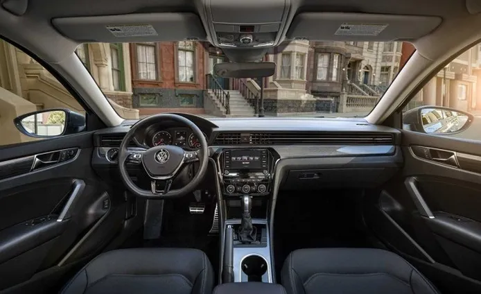 Volkswagen Passat 2019 - interior