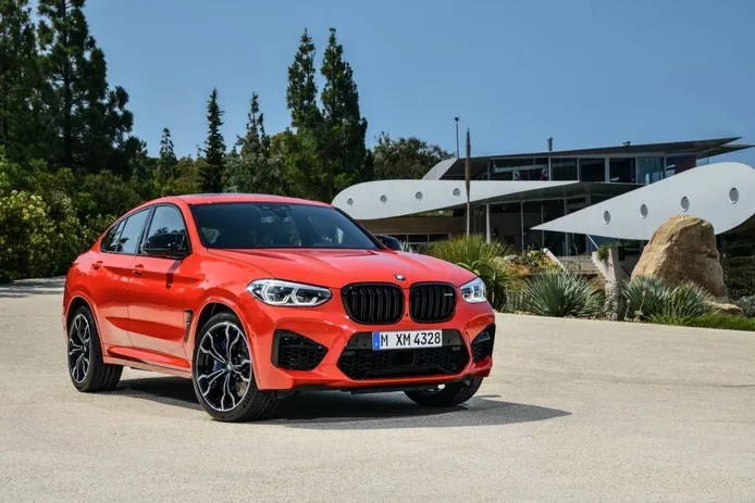 Los nuevos BMW X4 M y X4 M Competition ven la luz oficial de los focos